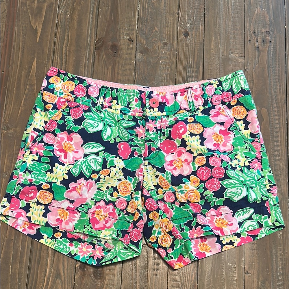 Lilly Pulitzer Callahan floral shorts. Size 4